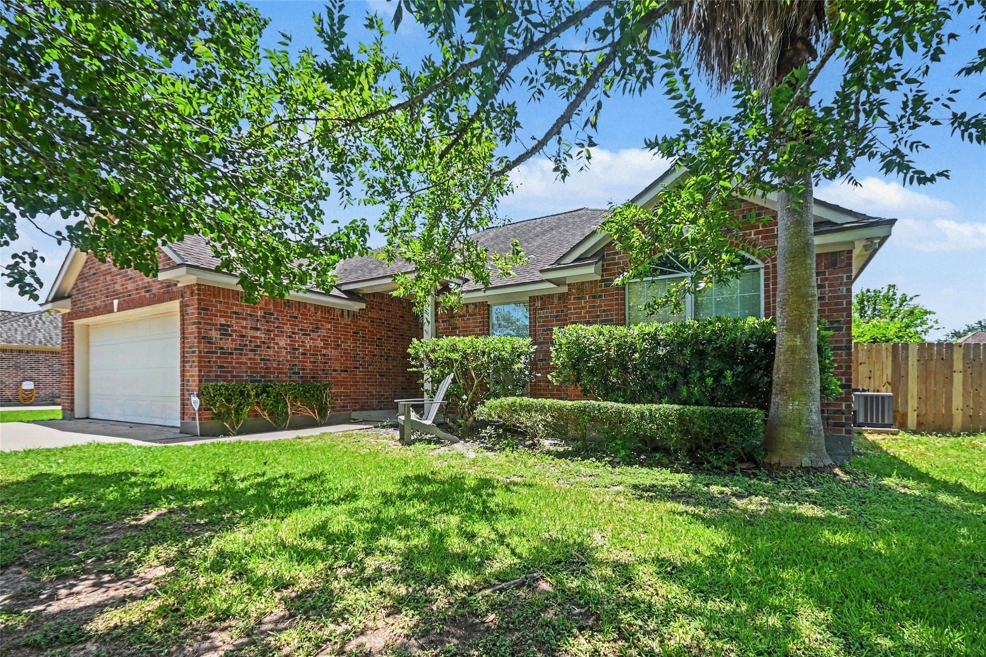 10499 Autry Drive Drive, Santa Fe, TX 77510 Lovely 322 home just ready for you