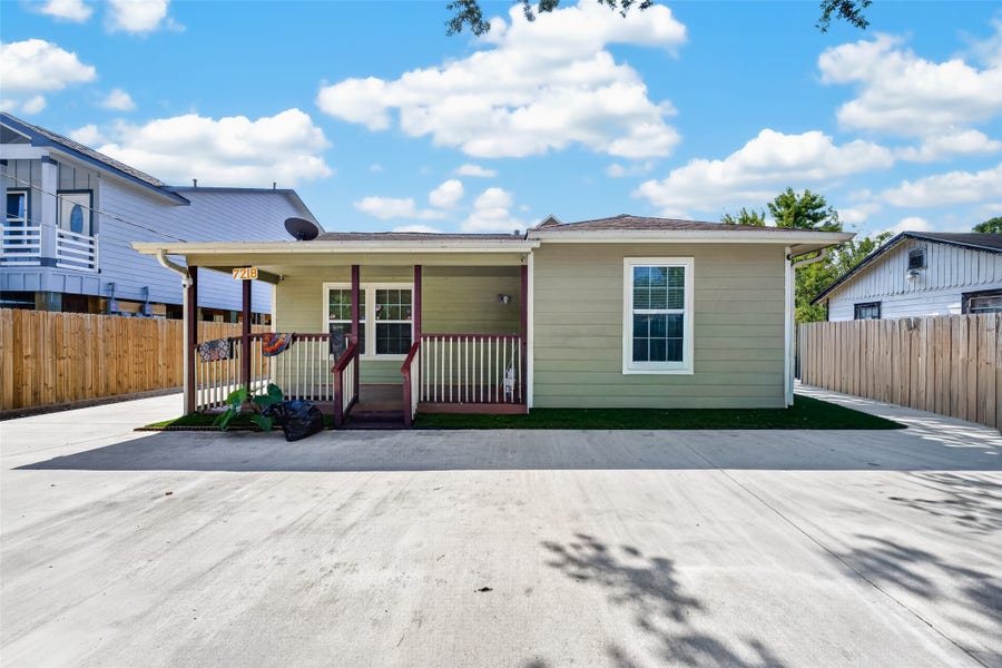 Property photo for 7218 Philibert Lane, Houston, TX
