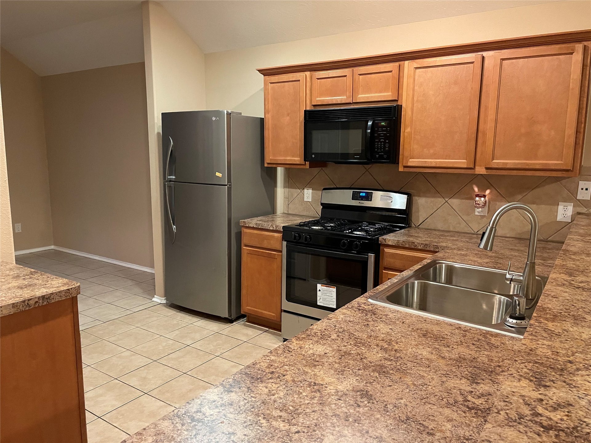 2147 Acorn Glen Trail, Fresno, TX 77545 2147 Acorn Glen Trail, Fresno, TX 77545