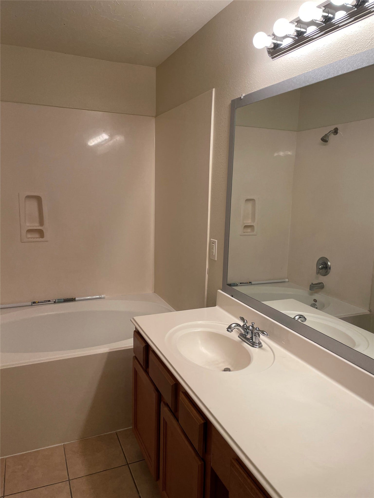 2147 Acorn Glen Trail, Fresno, TX 77545 2147 Acorn Glen Trail, Fresno, TX 77545