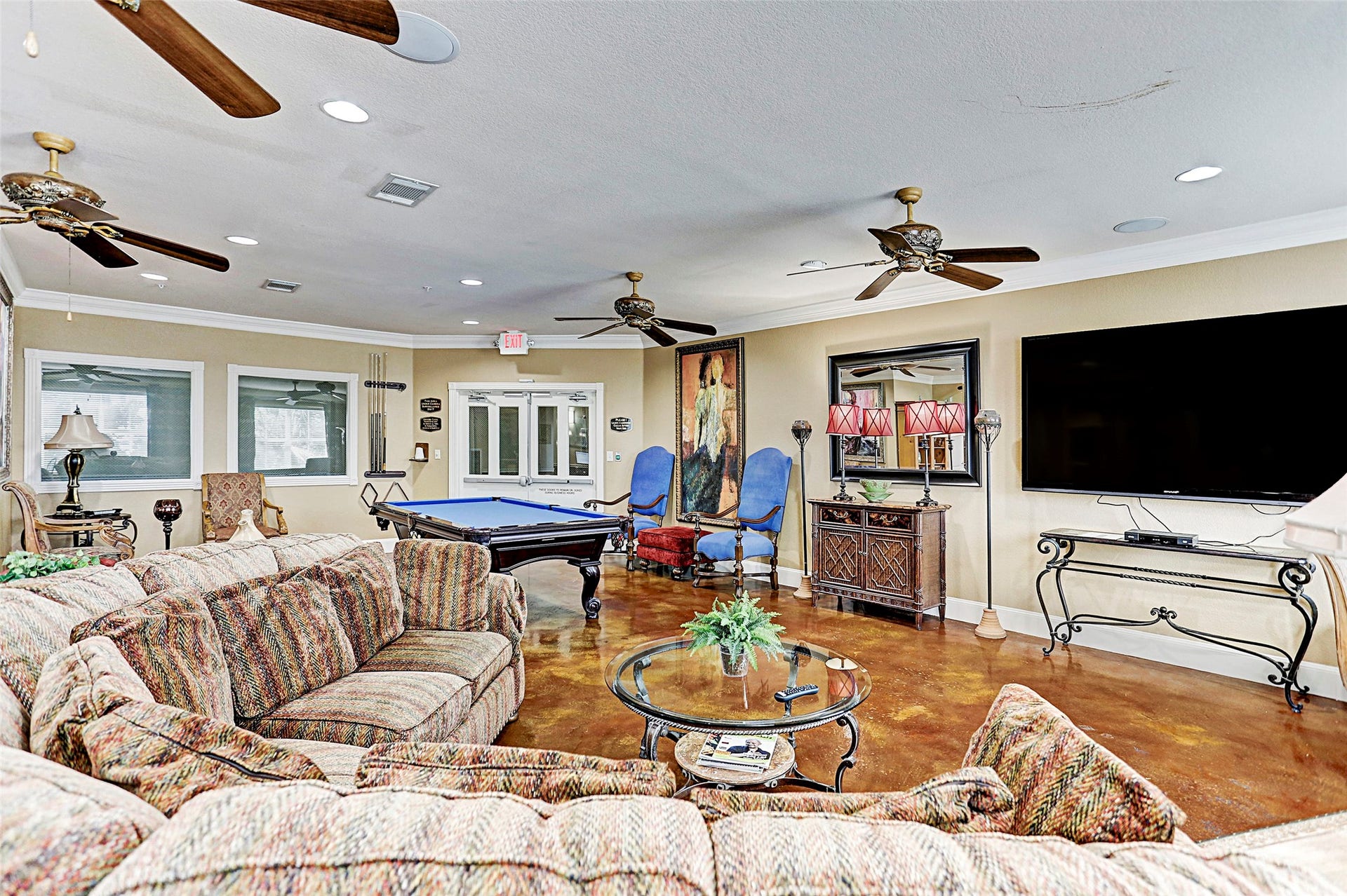 1711 Old Spanish Trail, #340, Houston, TX 77054 OUR AWESOME CLUBROOM.