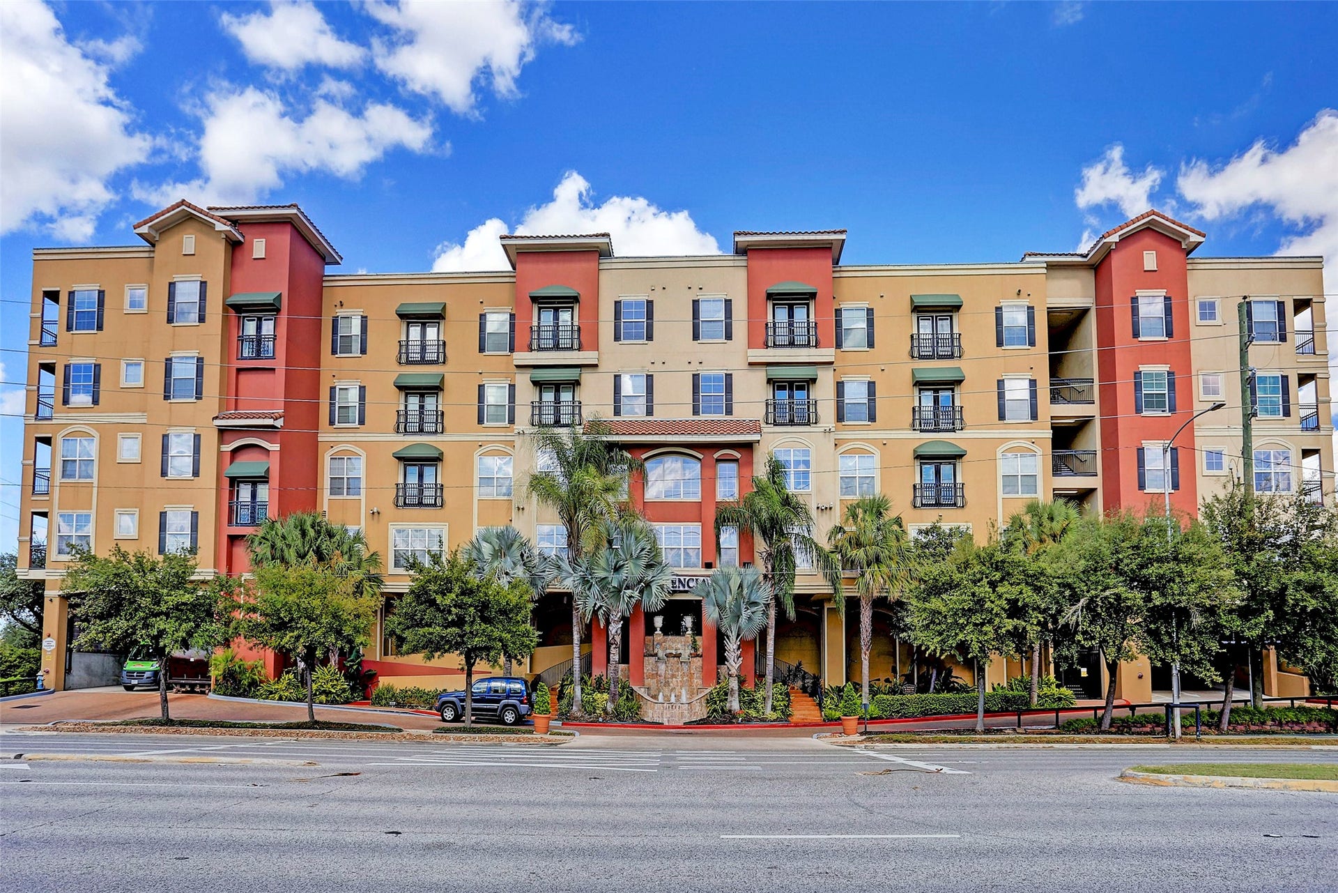 1711 Old Spanish Trail, #340, Houston, TX 77054 5 MINUTES FROM THE HEART OF THE TEXAS MEDICAL CENTER