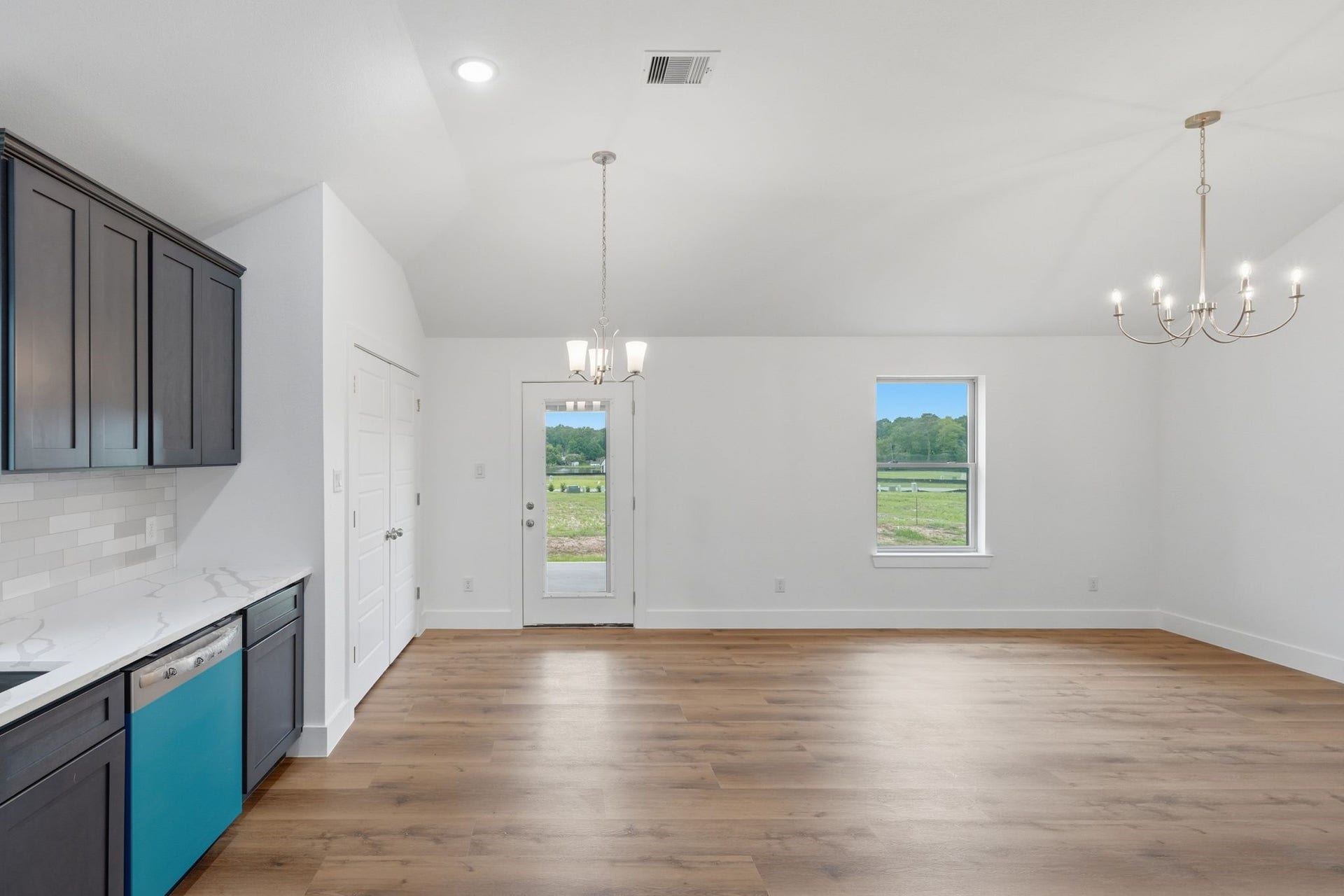 13146 Lake Conroe Bay Road, Willis, TX 77318 13146 Lake Conroe Bay Road, Willis, TX 77318