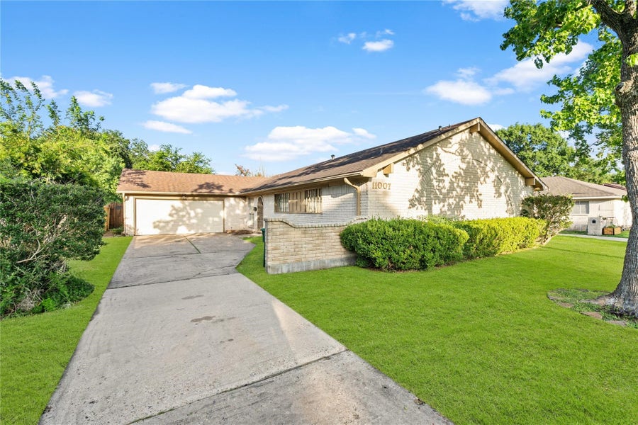 Property photo for 11007 Gatlinburg Drive, Houston, TX