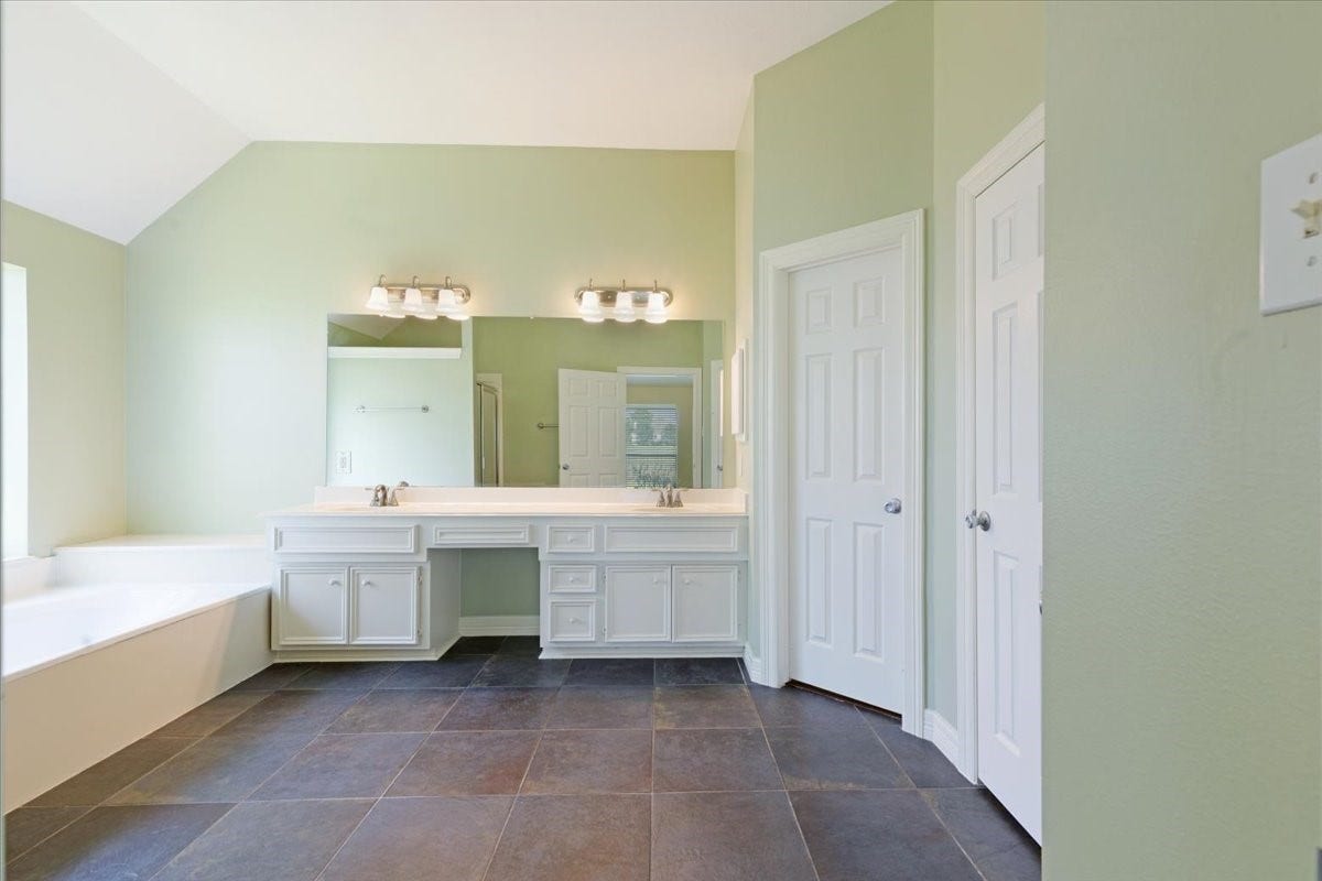 3010 Ravensport Drive, Pearland, TX 77584 Primary Bathroom