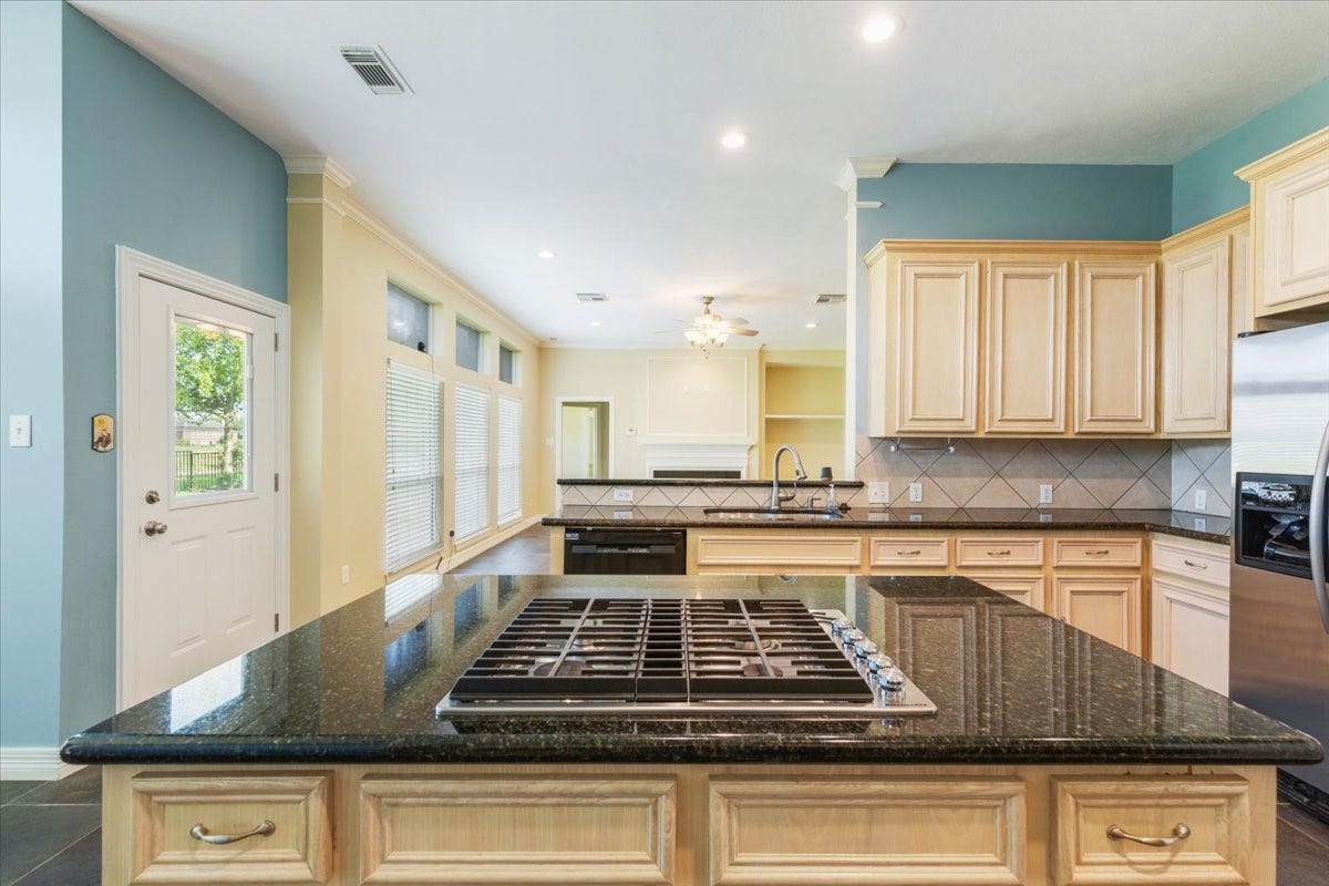 3010 Ravensport Drive, Pearland, TX 77584 Kitchen