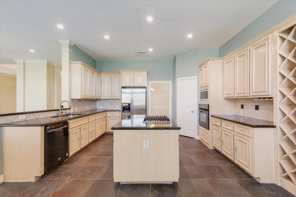 3010 Ravensport Drive, Pearland, TX 77584 Kitchen