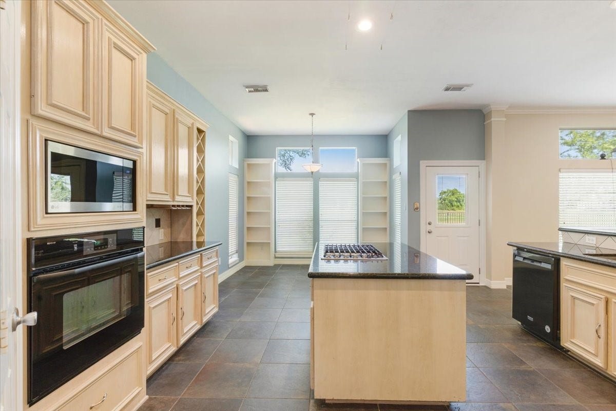 3010 Ravensport Drive, Pearland, TX 77584 Kitchen