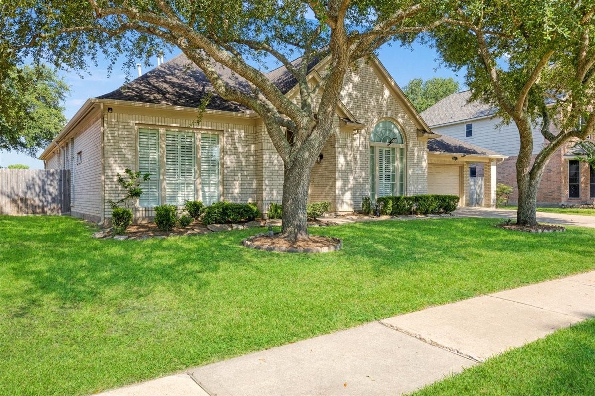 3010 Ravensport Drive, Pearland, TX 77584 3010 Ravensport