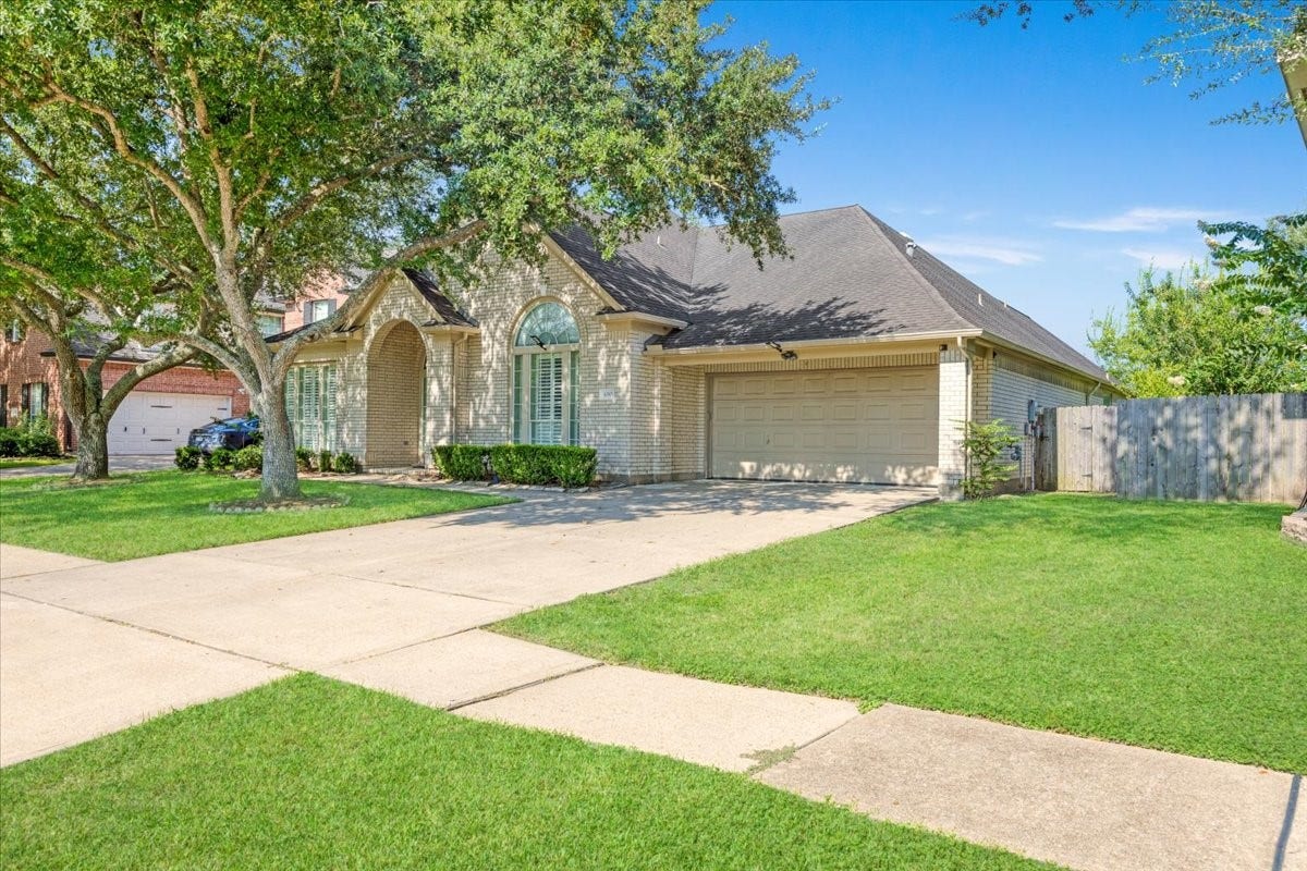 3010 Ravensport Drive, Pearland, TX 77584 3010 Ravensport