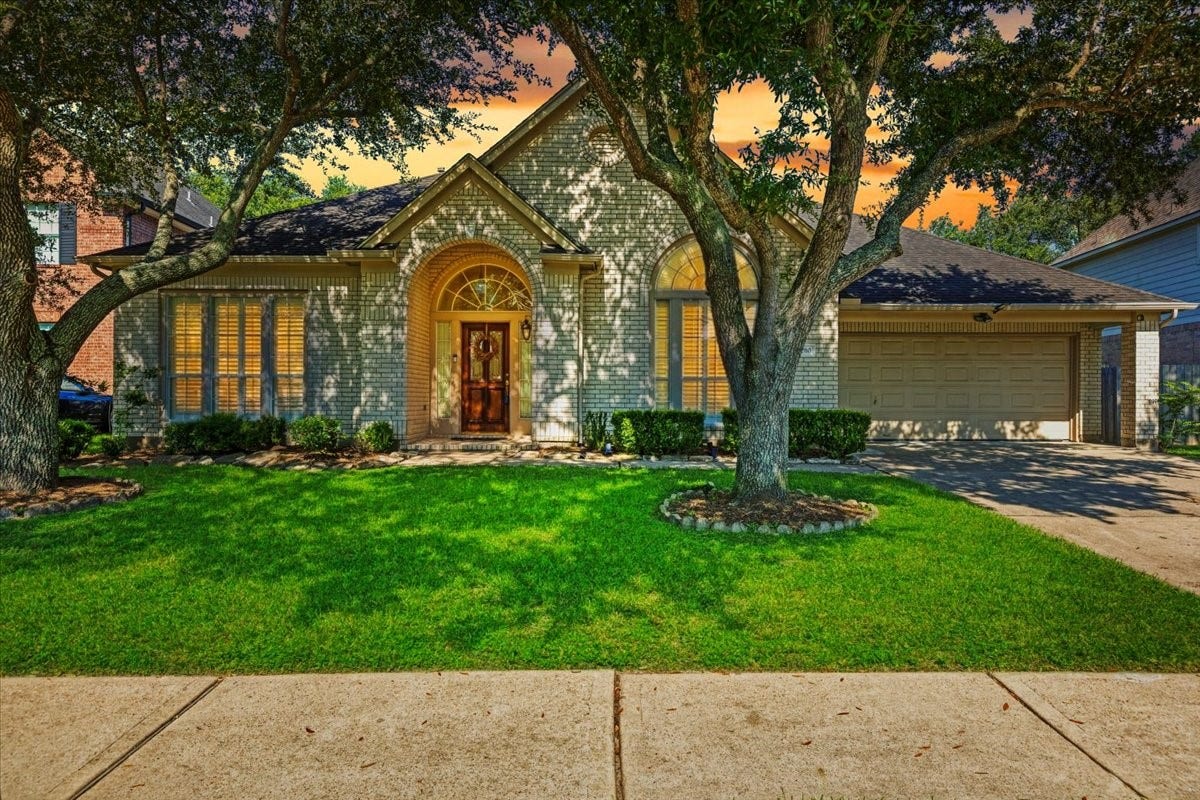3010 Ravensport Drive, Pearland, TX 77584 3010 Ravensport