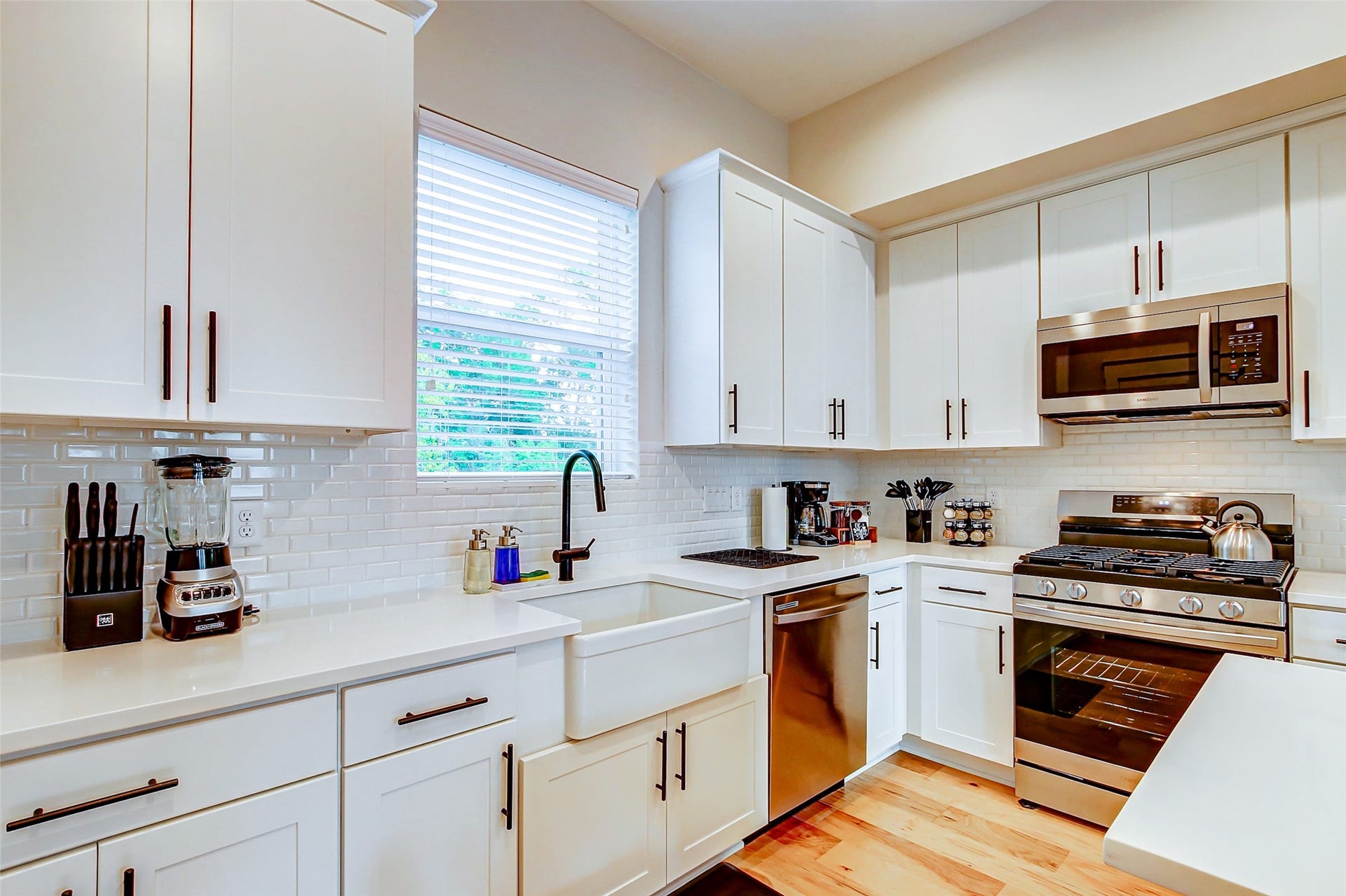 5330 Donovan Gardens Lane, Houston, TX 77091