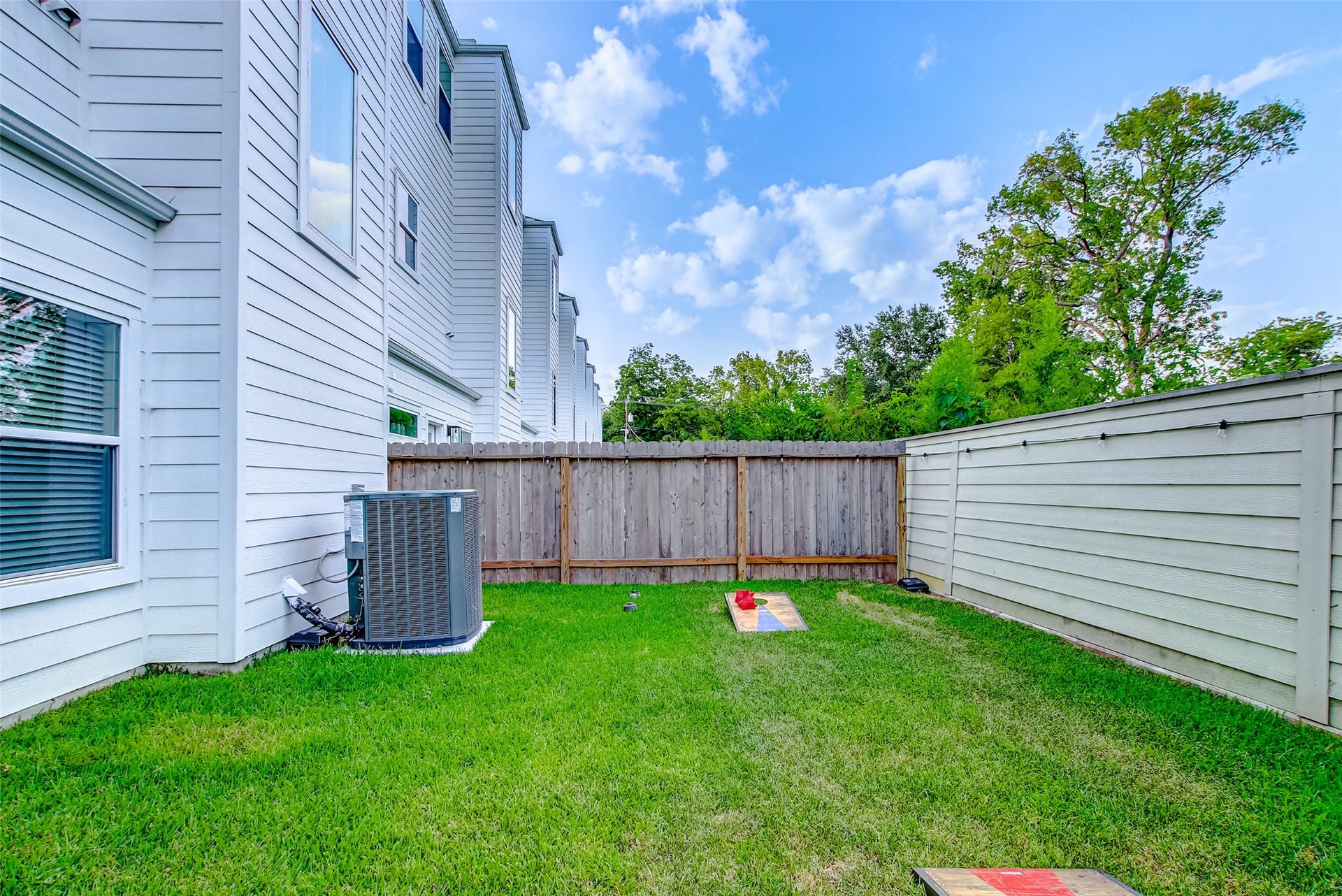 5330 Donovan Gardens Lane, Houston, TX 77091