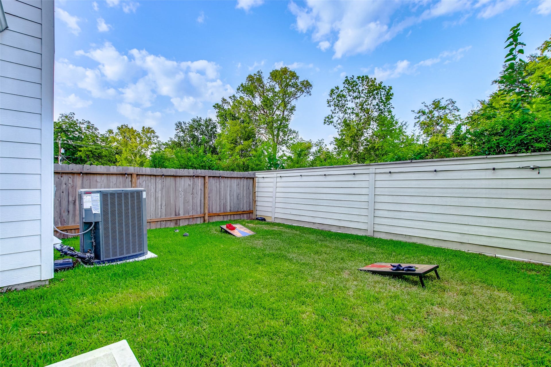 5330 Donovan Gardens Lane, Houston, TX 77091