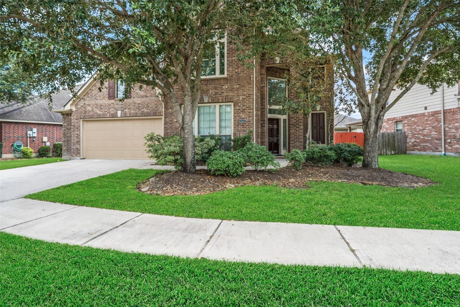 Property photo for 26643 Juniper Forest Fall Lane, Katy, TX