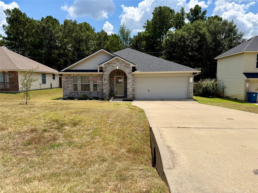 Property photo for 5496 N Buffalo Circle, Willis, TX