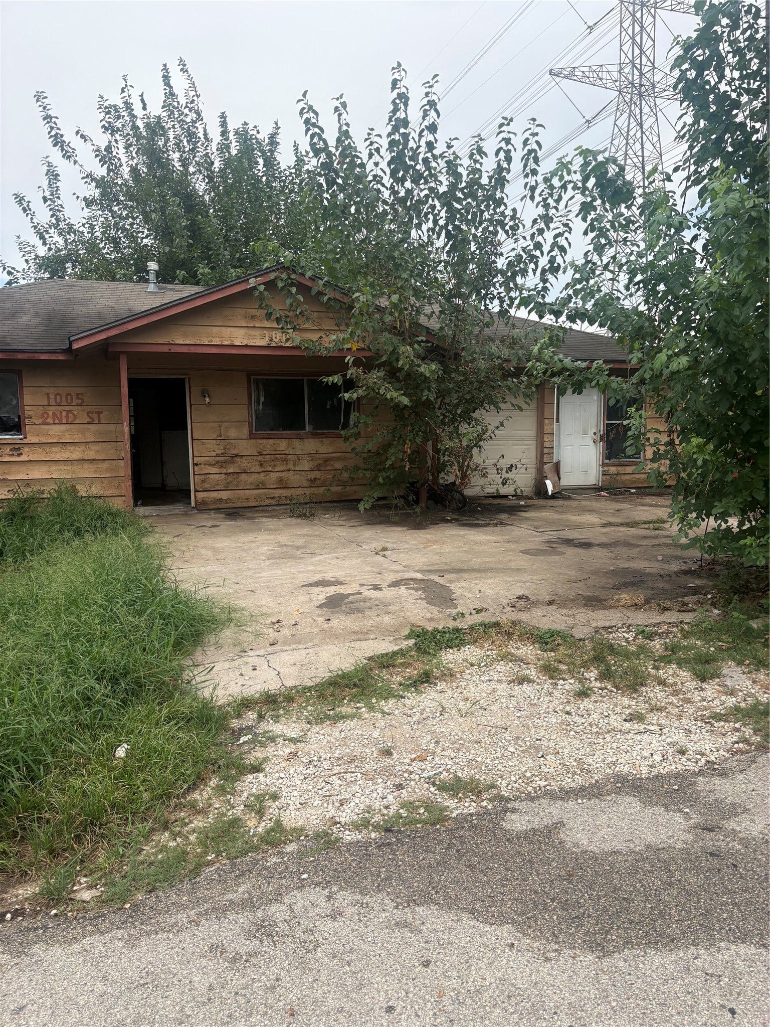 1005 2nd Street, Galena Park, TX 77547 Front of home