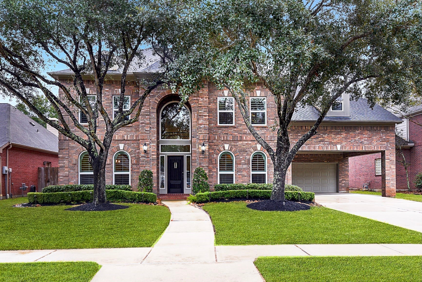 4115 Luong Field Court, Katy, TX 77494 Welcome to 4115 Luong Field Ct located in Cinco Ranch.
