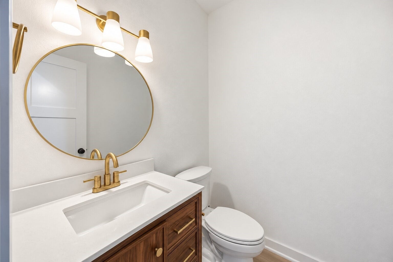 165 Wick Willow Road, Montgomery, TX 77356 Half bath