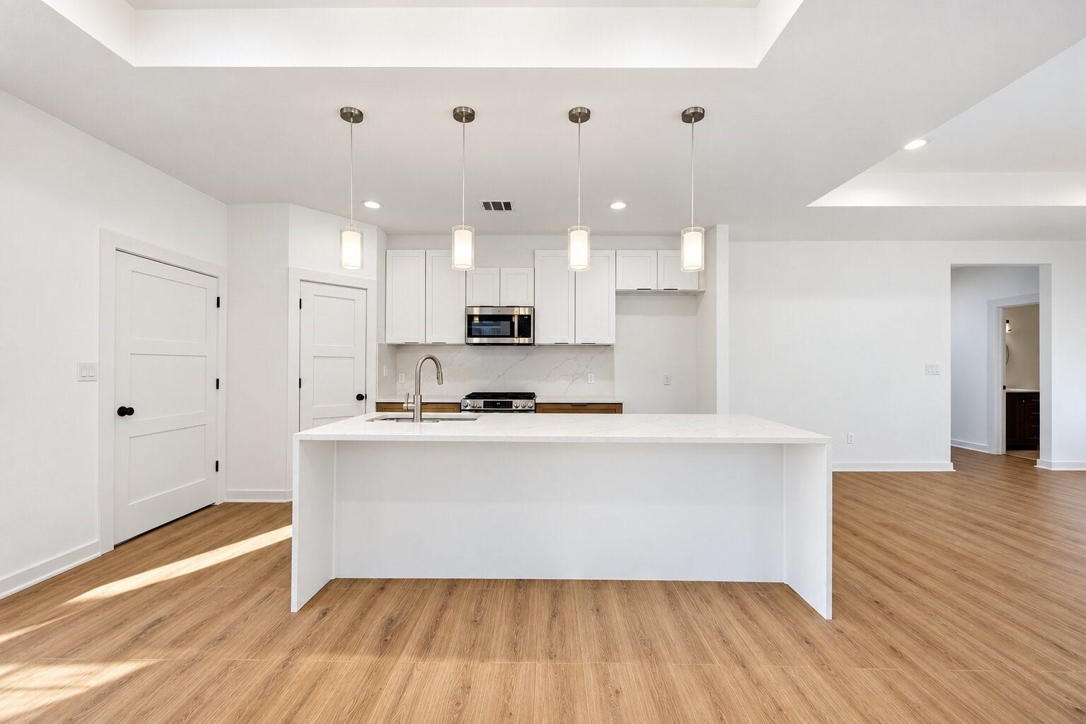 165 Wick Willow Road, Montgomery, TX 77356 Kitchen Island
