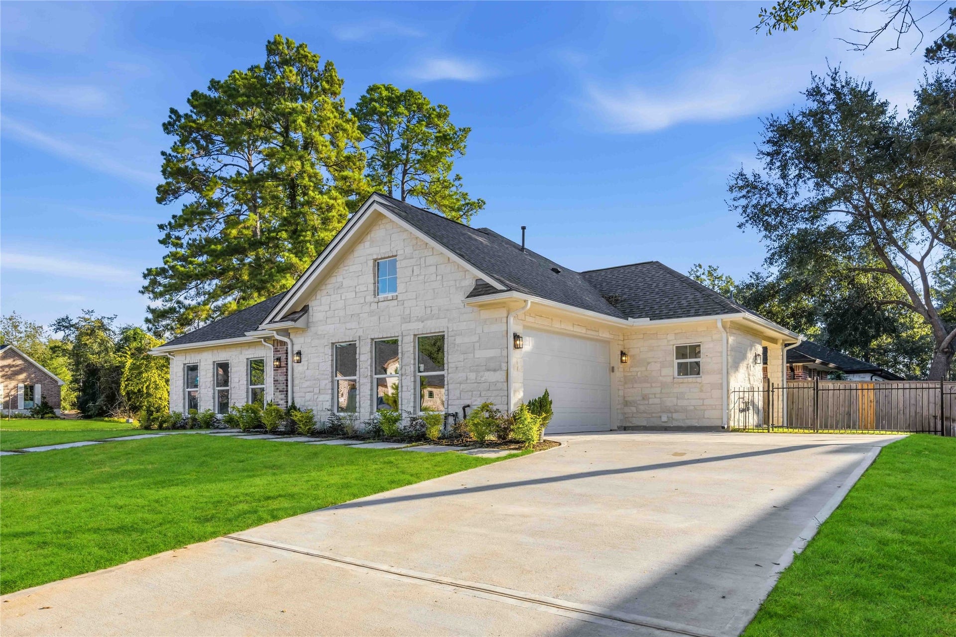 165 Wick Willow Road, Montgomery, TX 77356 Exterior - Side
