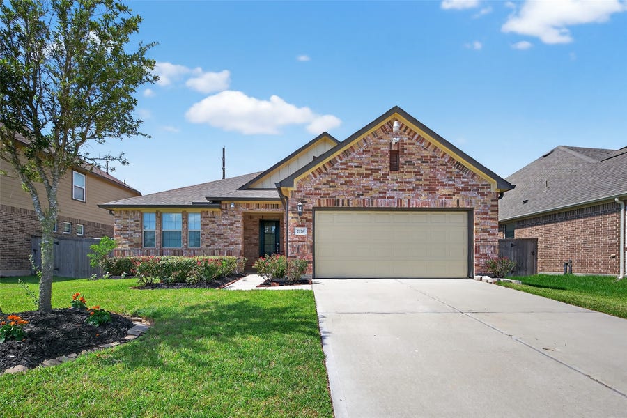 Property photo for 2726 Tumlinson Drive, Fresno, TX
