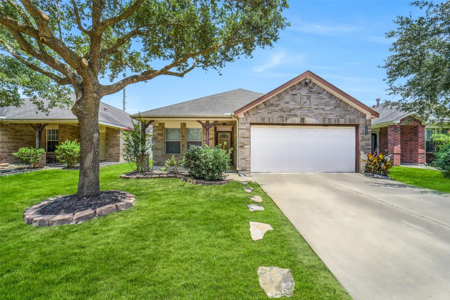 Property photo for 24642 Lakecrest Village Drive, Katy, TX