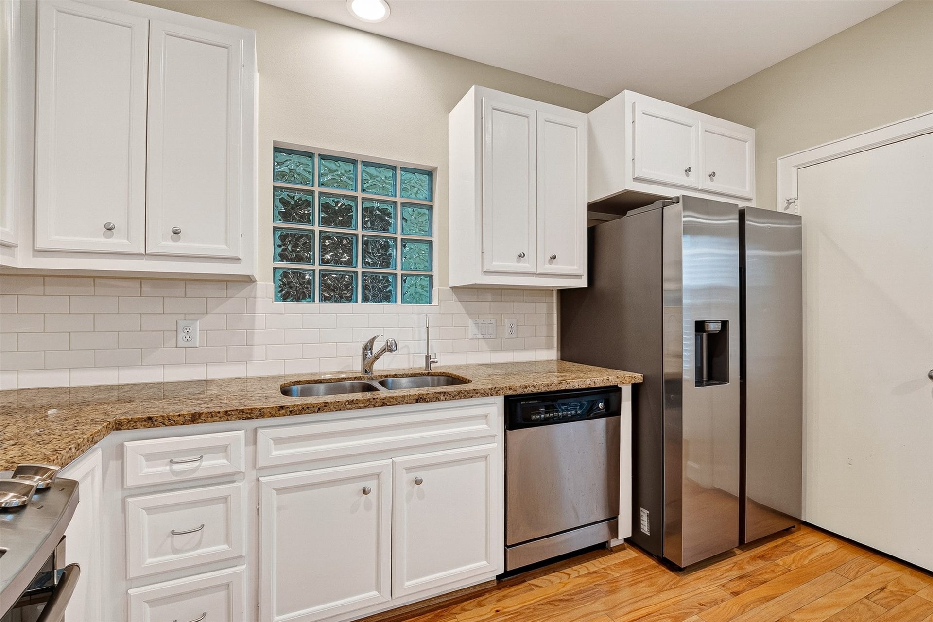 3730 Main Poplar Dr, Houston, TX 77025