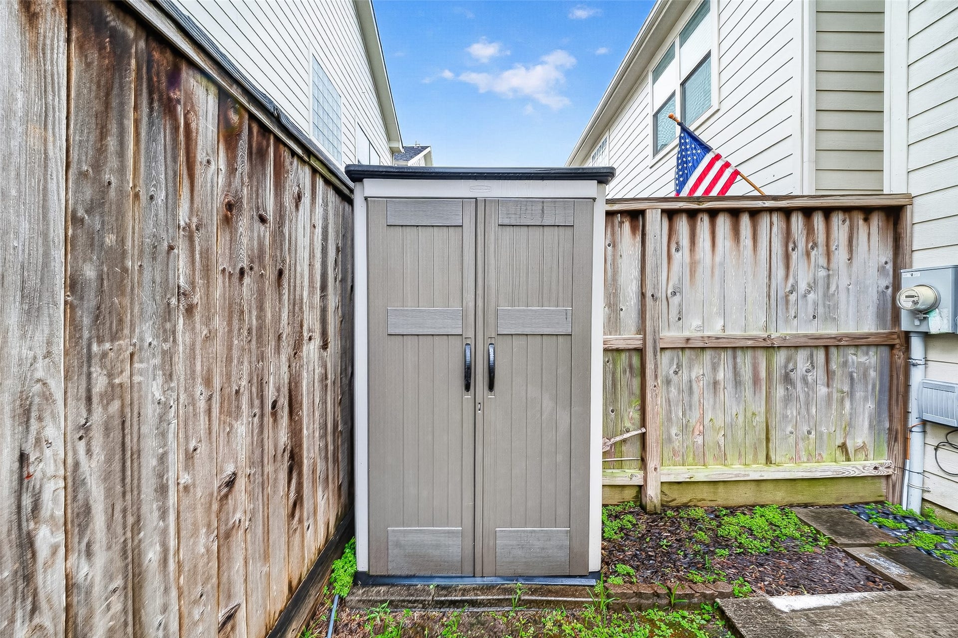 3730 Main Poplar Dr, Houston, TX 77025