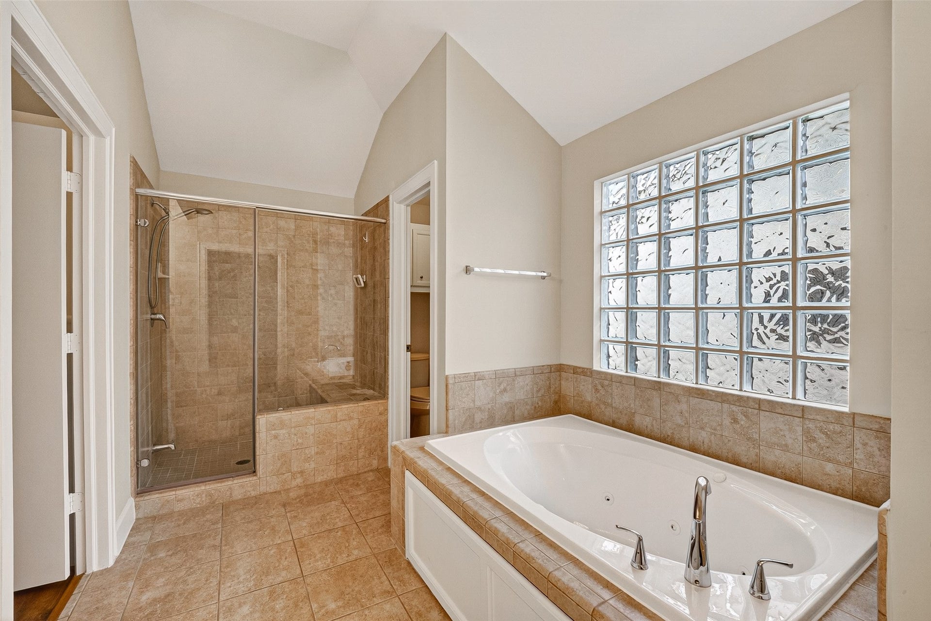 3730 Main Poplar Dr, Houston, TX 77025