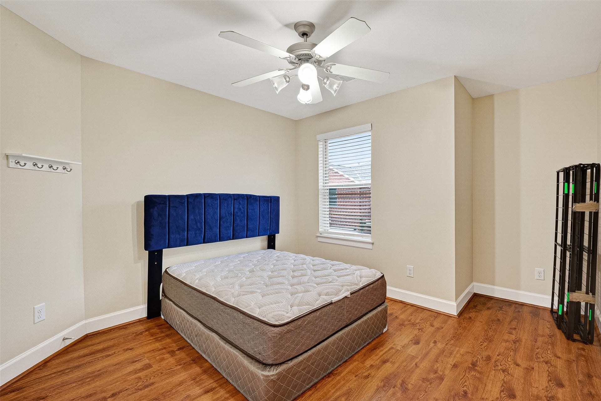 3730 Main Poplar Dr, Houston, TX 77025