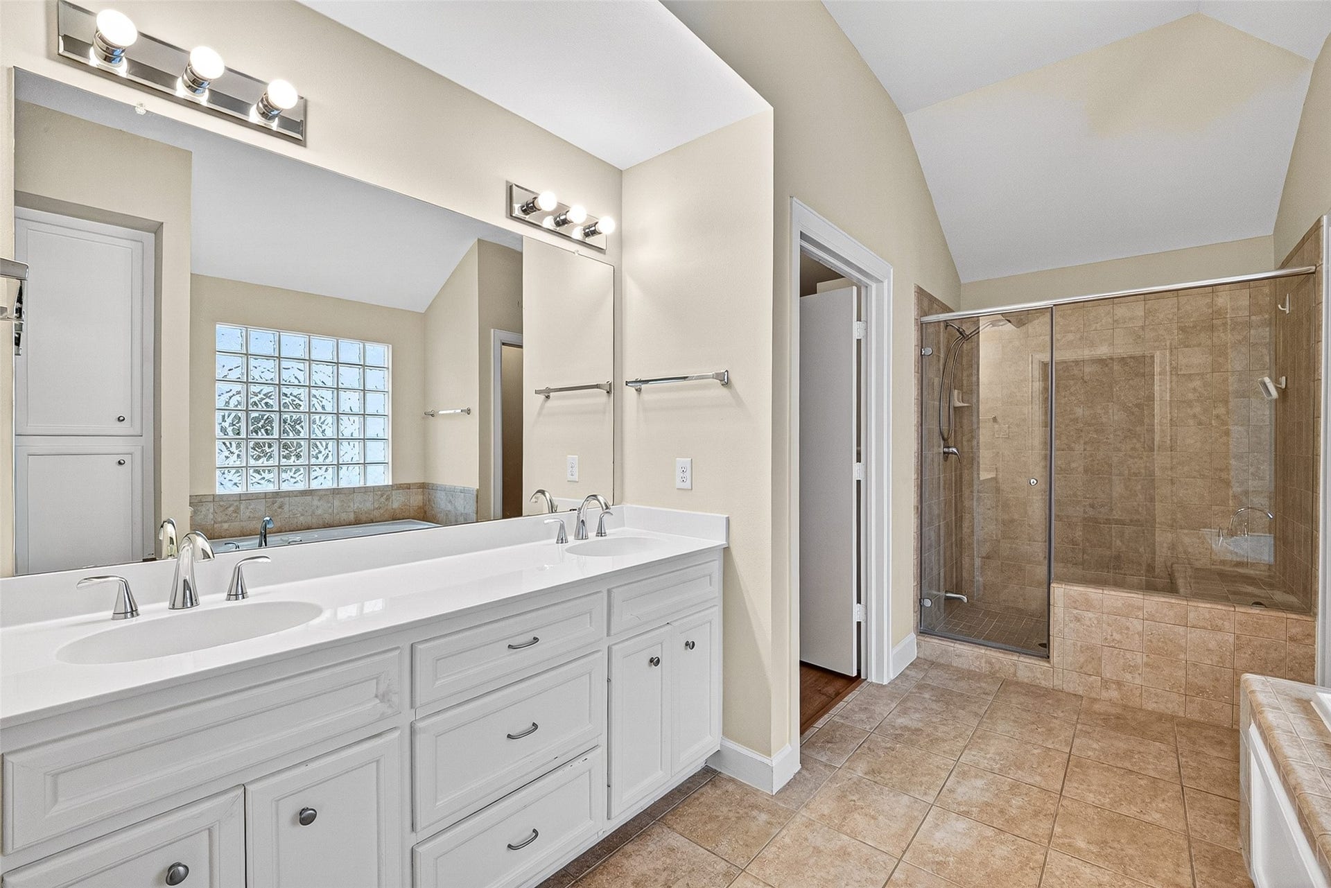 3730 Main Poplar Dr, Houston, TX 77025