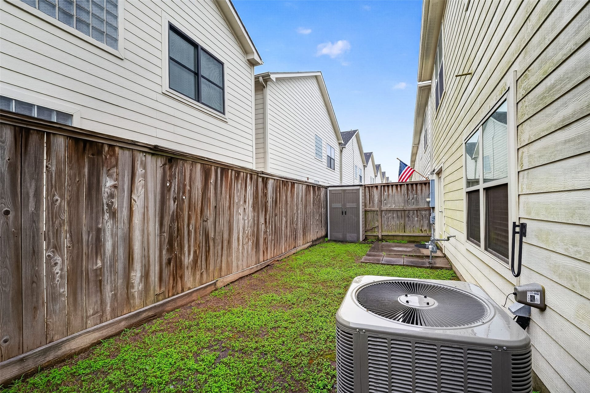 3730 Main Poplar Dr, Houston, TX 77025