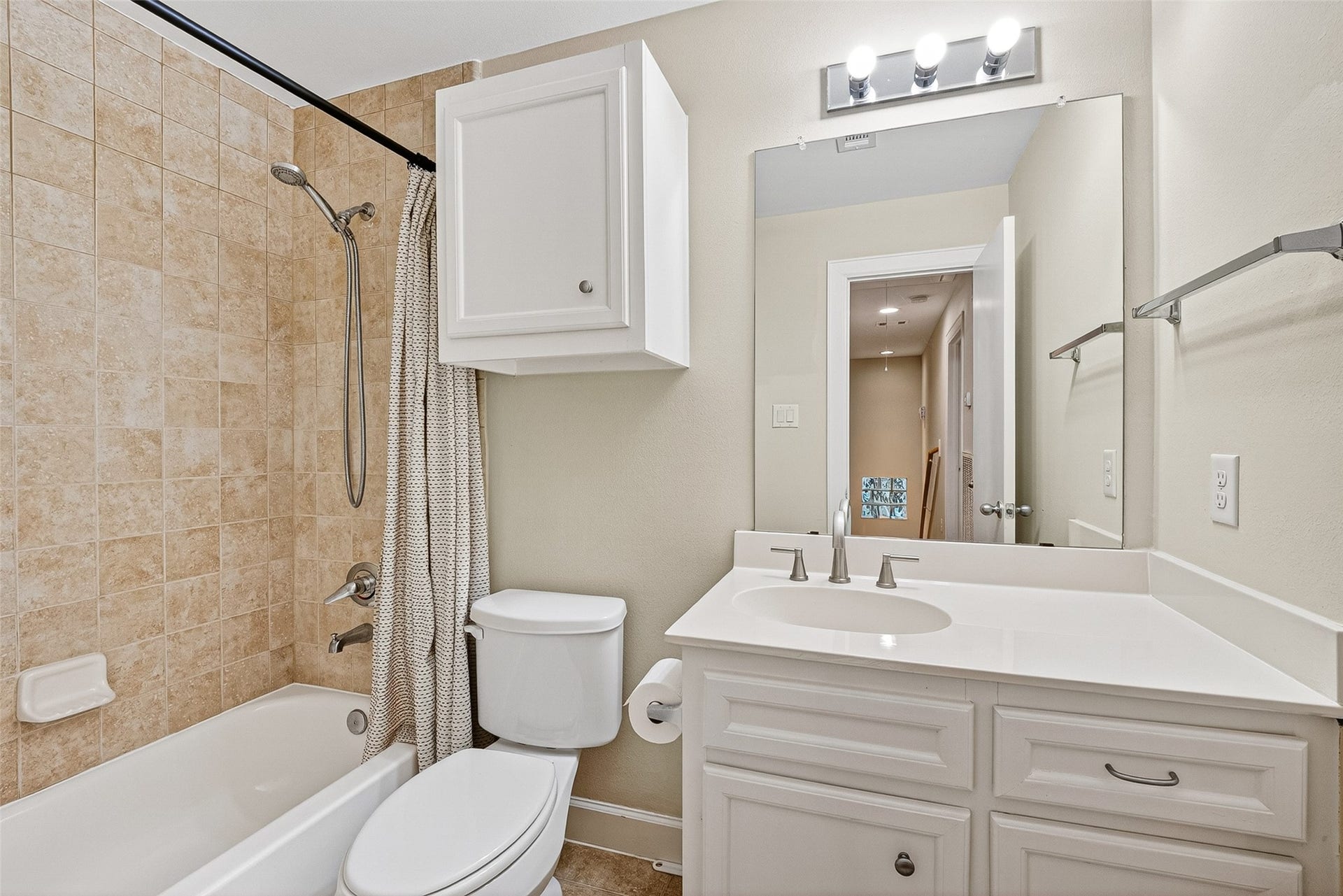 3730 Main Poplar Dr, Houston, TX 77025