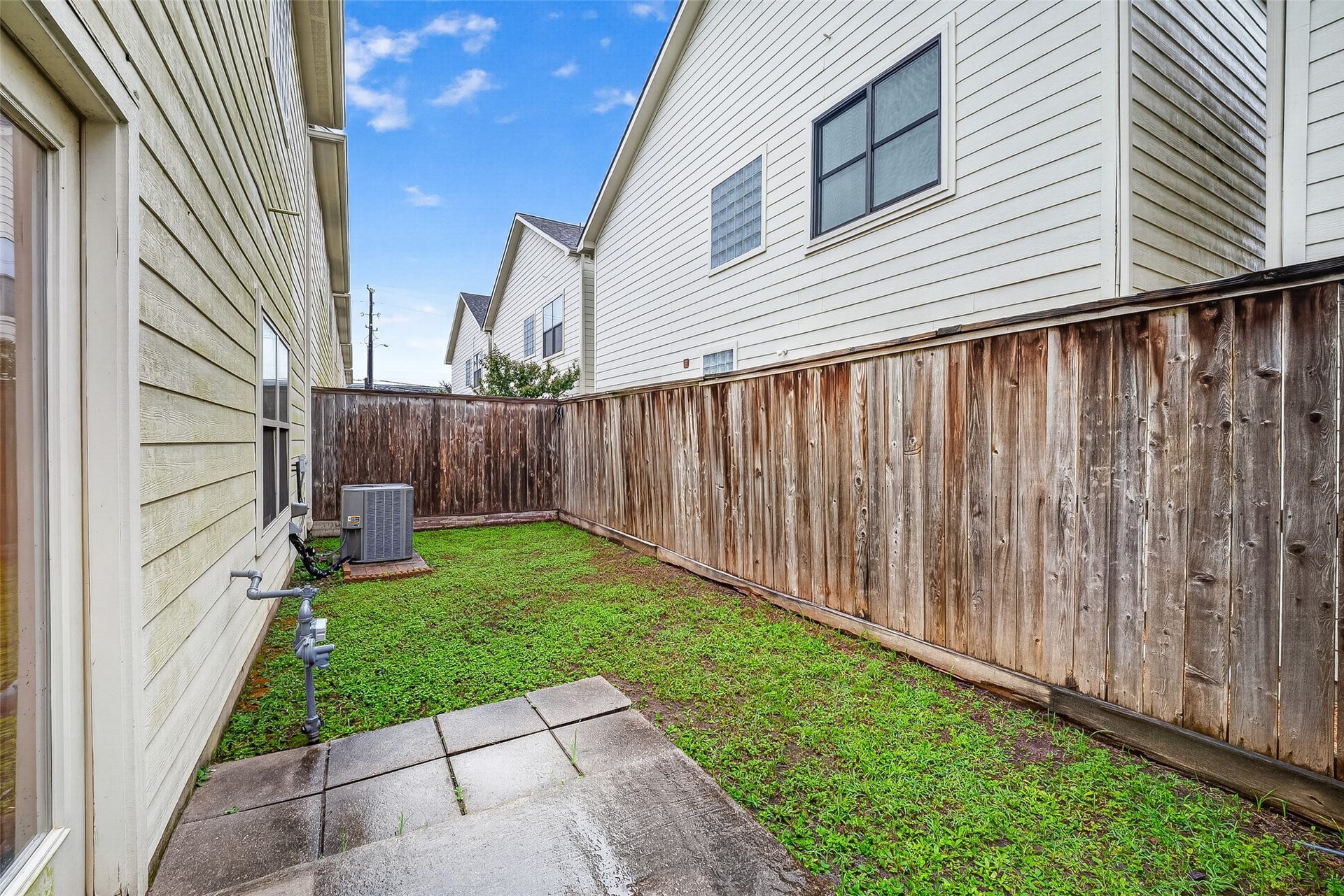 3730 Main Poplar Dr, Houston, TX 77025