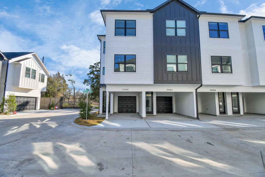 Property photo for 2002 Laverne Willow Lane, #A, Houston, TX