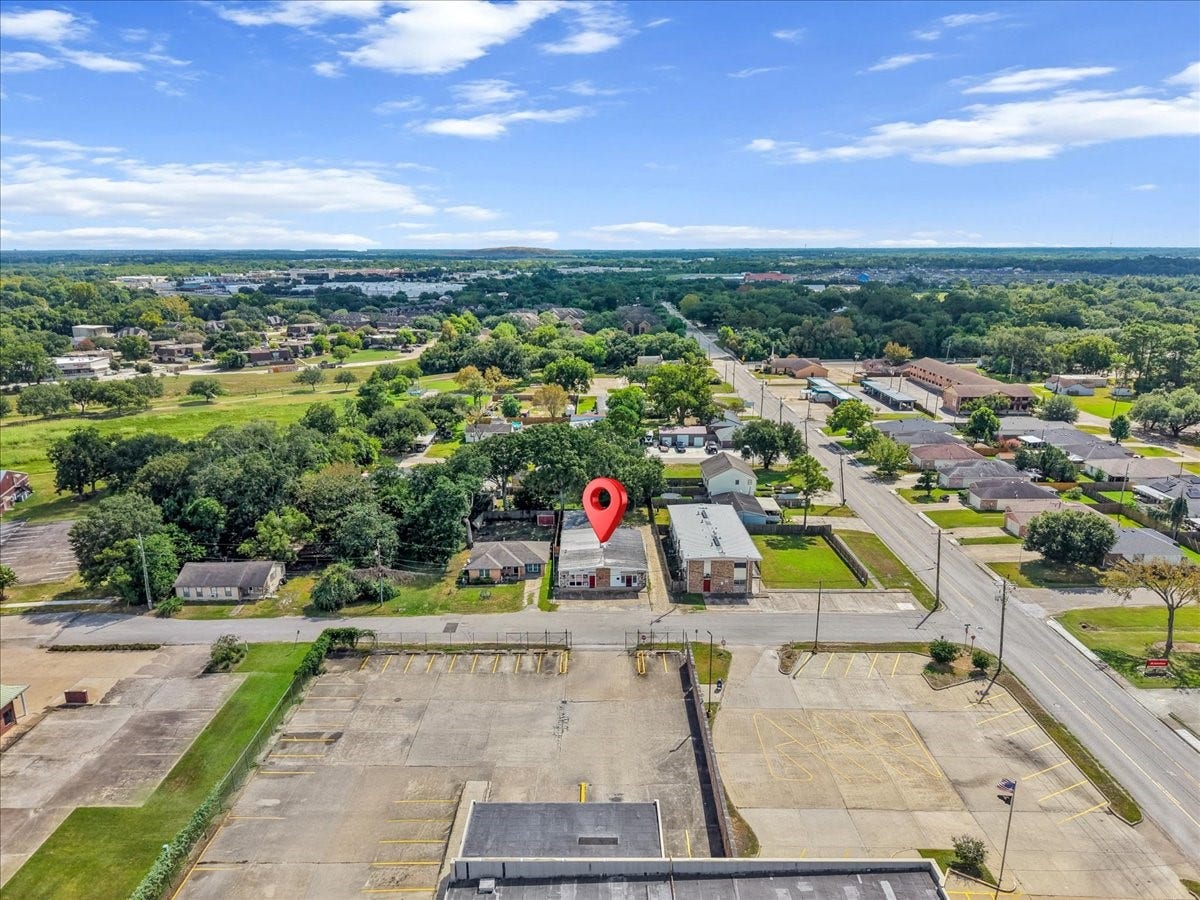 619 Dula Street, Alvin, TX 77511