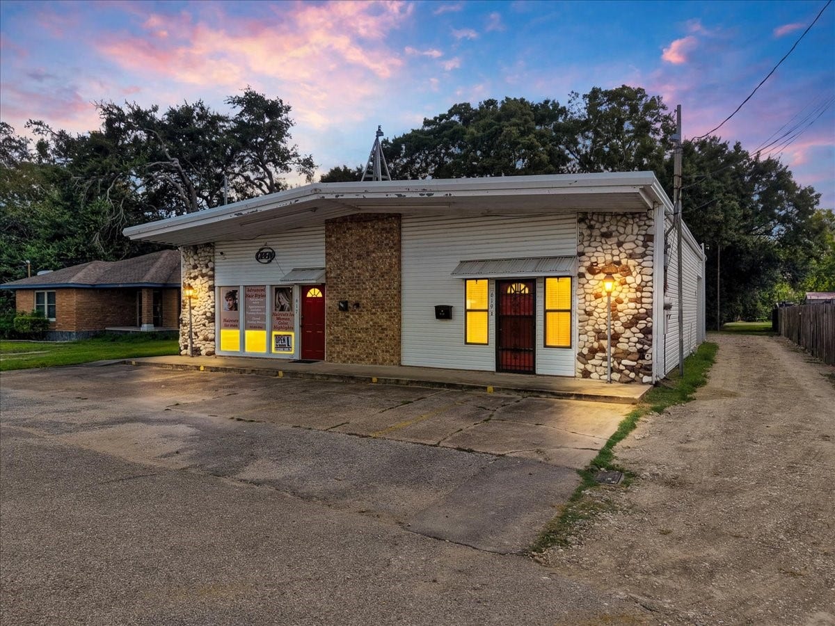 1 PROPERTY - 2 UNITS.