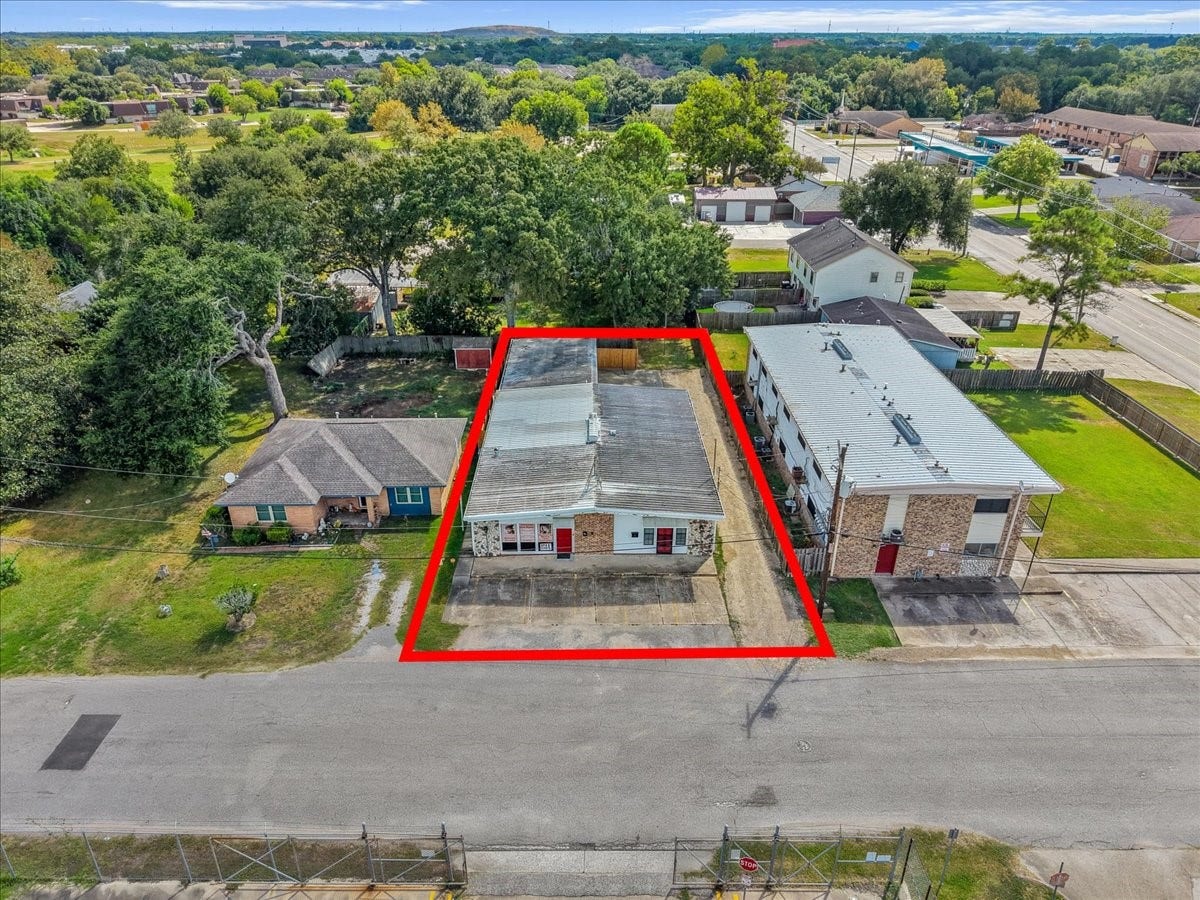 619 Dula Street, Alvin, TX 77511