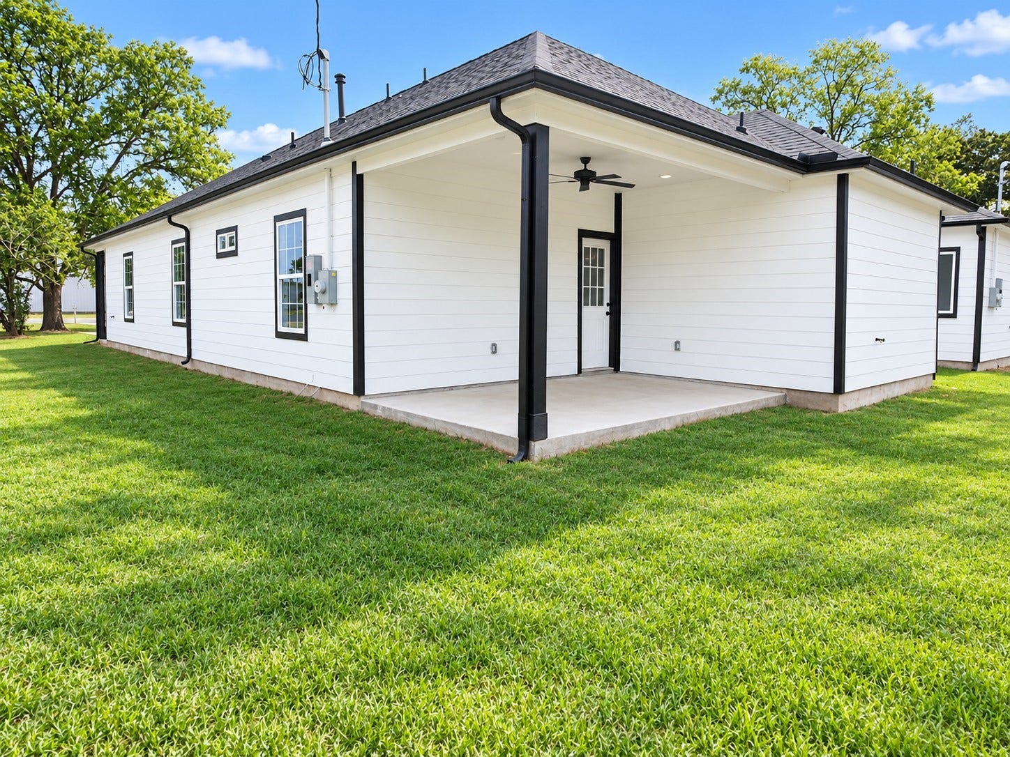 2505 11th Street, #LT6, Hempstead, TX 77445 Exterior Back View
