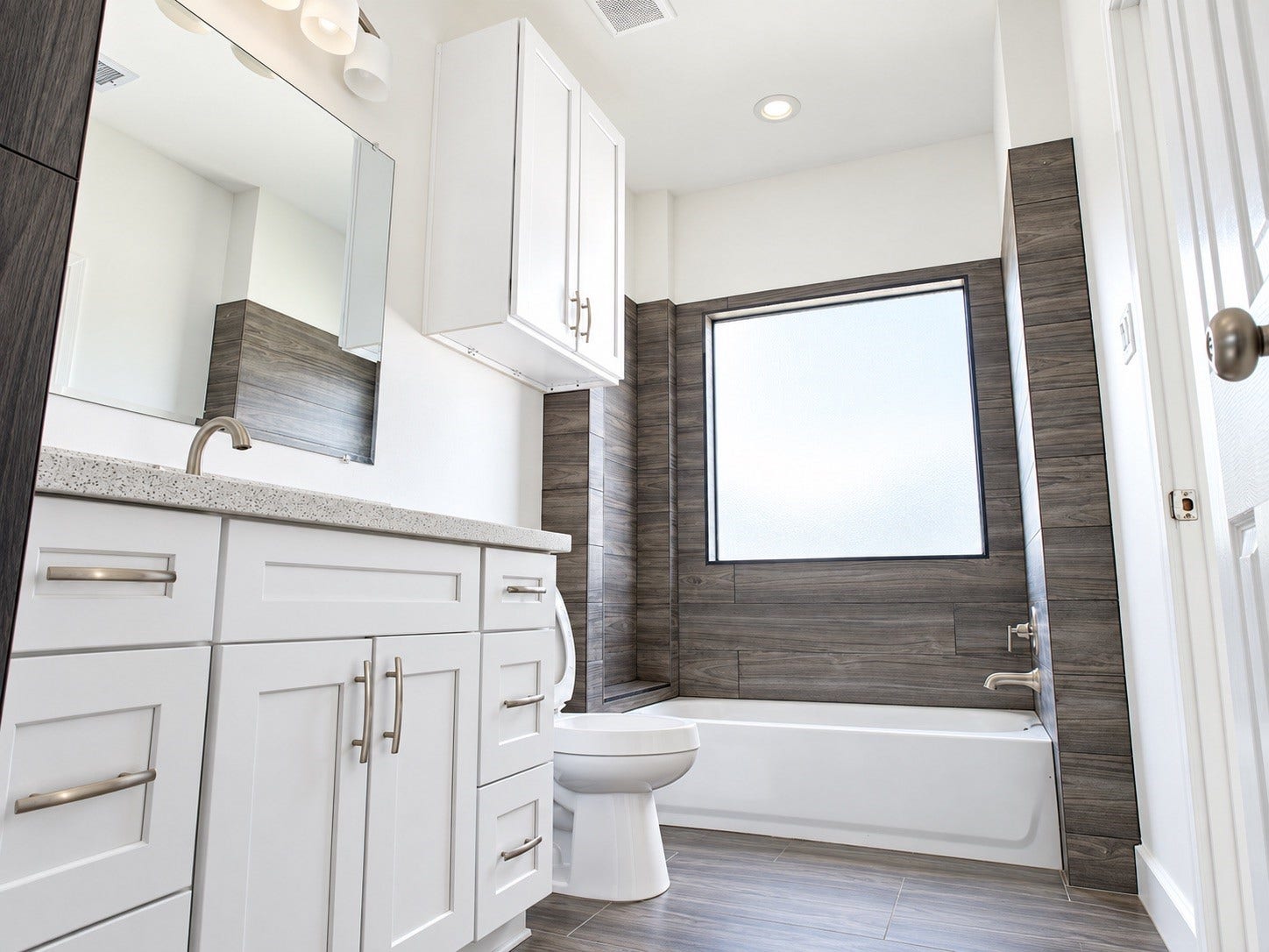 2505 11th Street, #LT6, Hempstead, TX 77445 Primary Bathroom