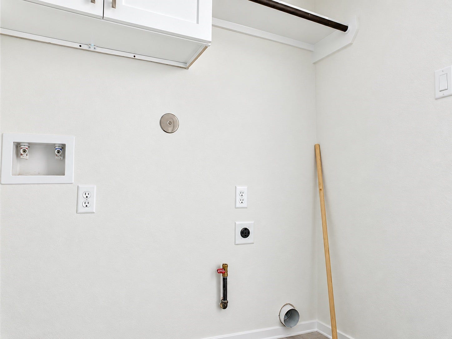 2505 11th Street, #LT6, Hempstead, TX 77445 Utility Room
