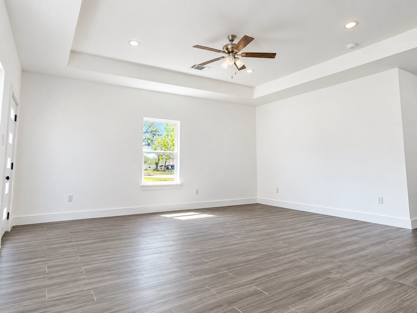 2505 11th Street, #LT6, Hempstead, TX 77445 Living Room