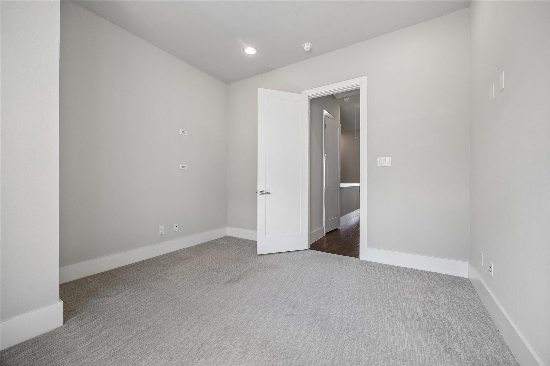 5707 Larkin Street, #B, Houston, TX 77007 Another view of the secondary bedroom on the third floor.