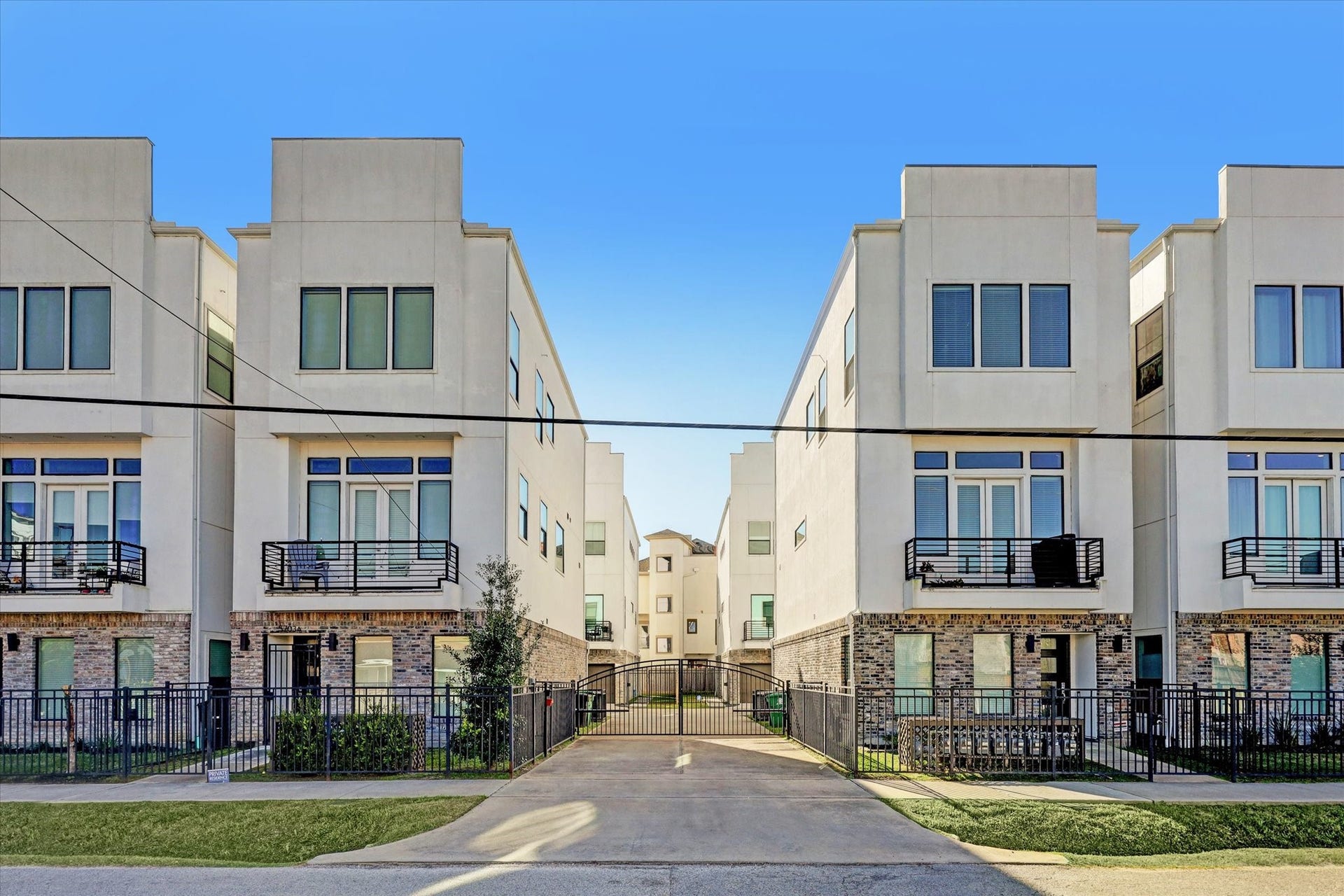 5707 Larkin Street, #B, Houston, TX 77007 This is a small gated community with 5707, B being tucked behind a driveway gate. Street parking is available in front of the church across the street, or you can park parallel to the garage inside the gate when you visit.