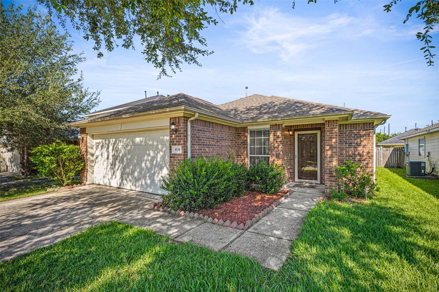 Property photo for 8538 Doskocil Drive, Houston, TX