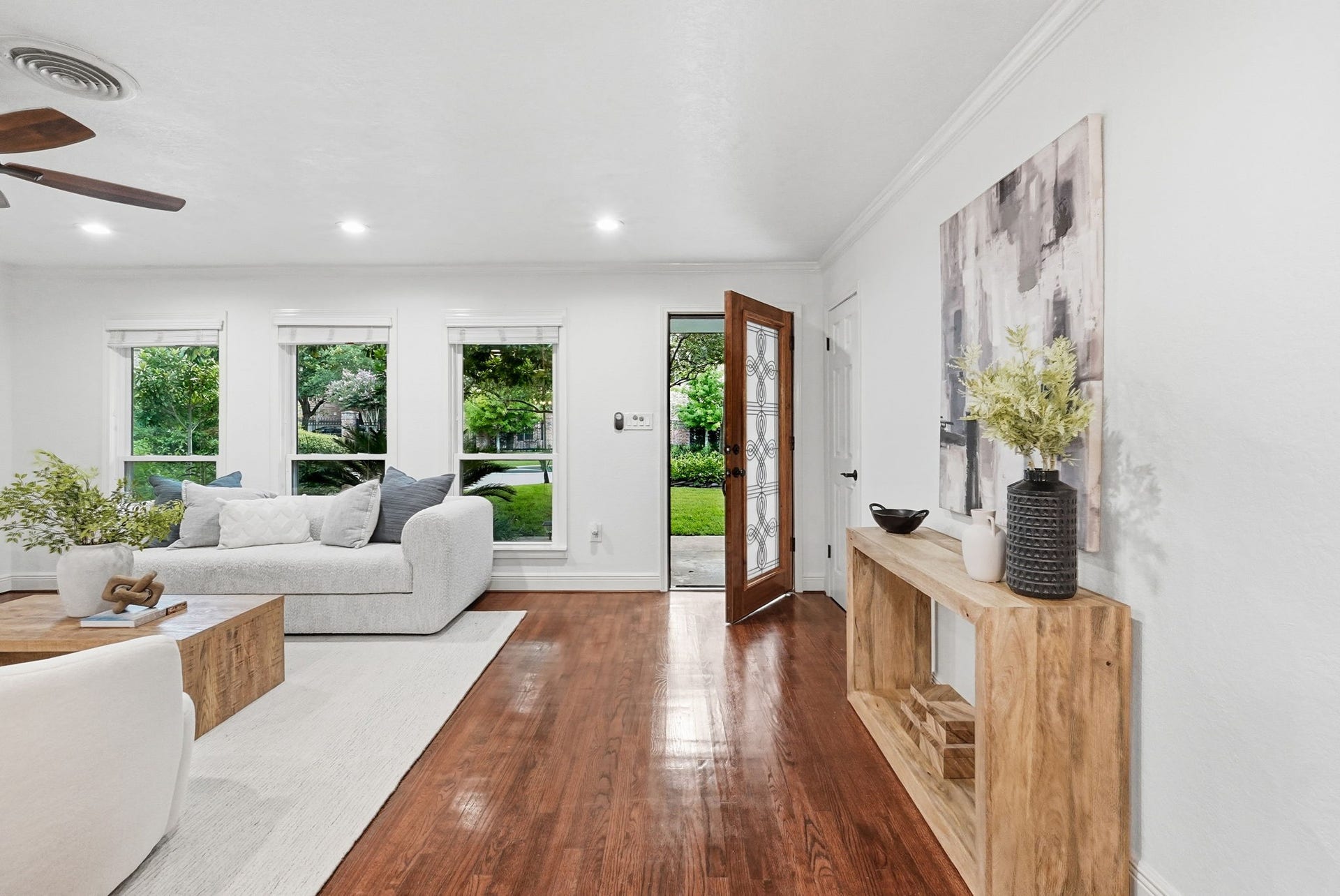 1320 Woodvine Drive, Houston, TX 77055 1320 Woodvine Drive, Houston, TX 77055