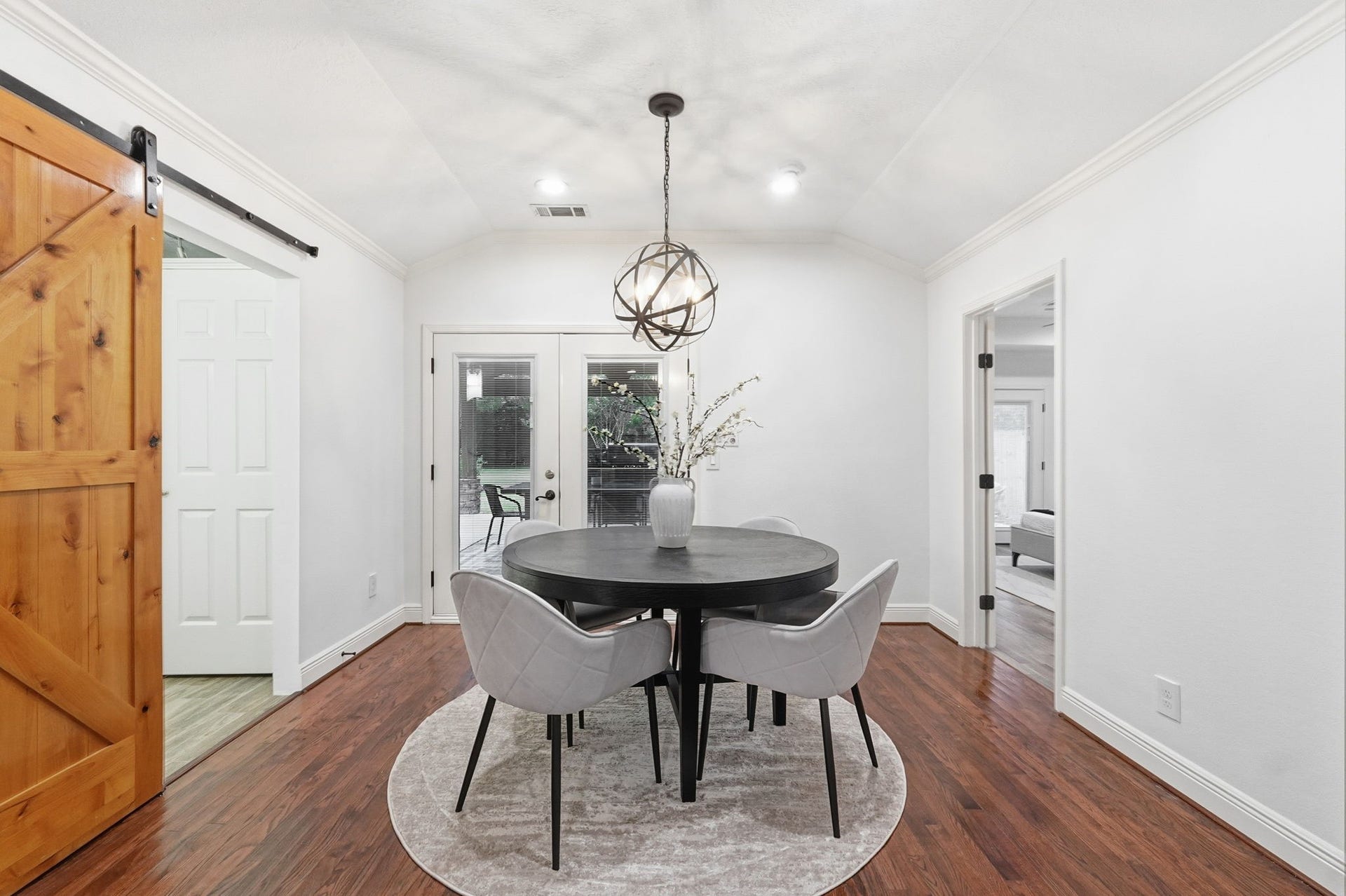 1320 Woodvine Drive, Houston, TX 77055 1320 Woodvine Drive, Houston, TX 77055