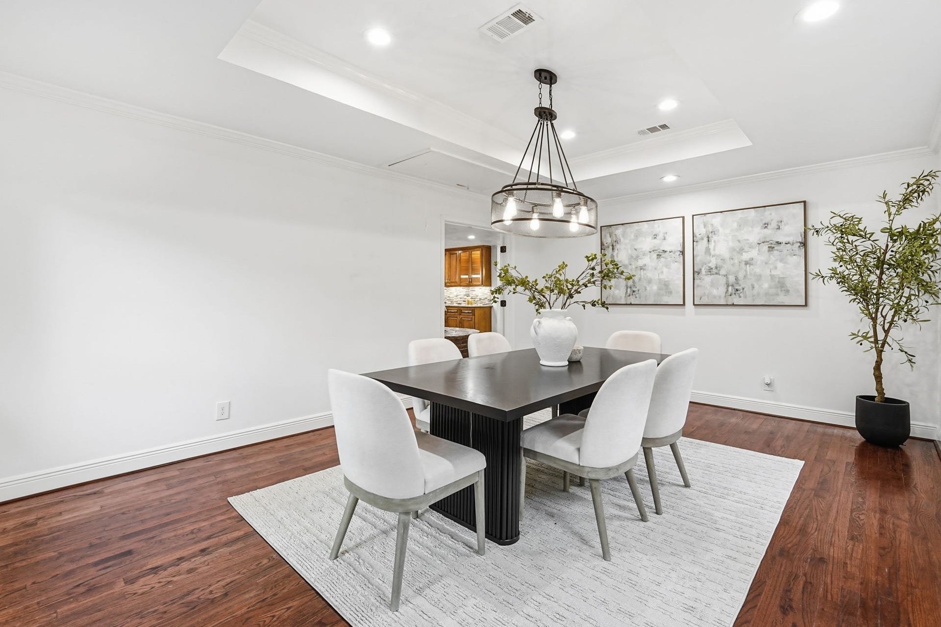 1320 Woodvine Drive, Houston, TX 77055 1320 Woodvine Drive, Houston, TX 77055