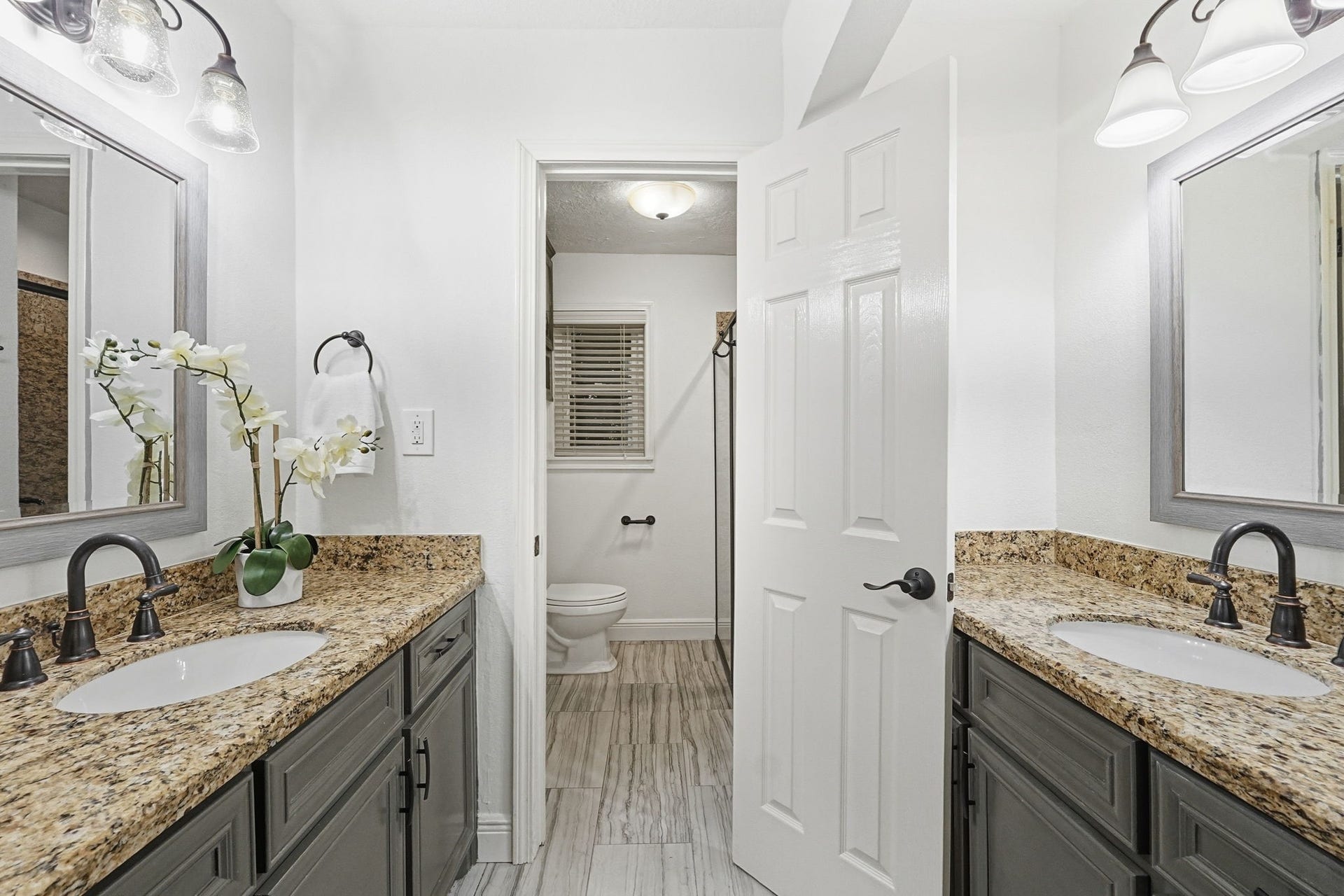 1320 Woodvine Drive, Houston, TX 77055 1320 Woodvine Drive, Houston, TX 77055